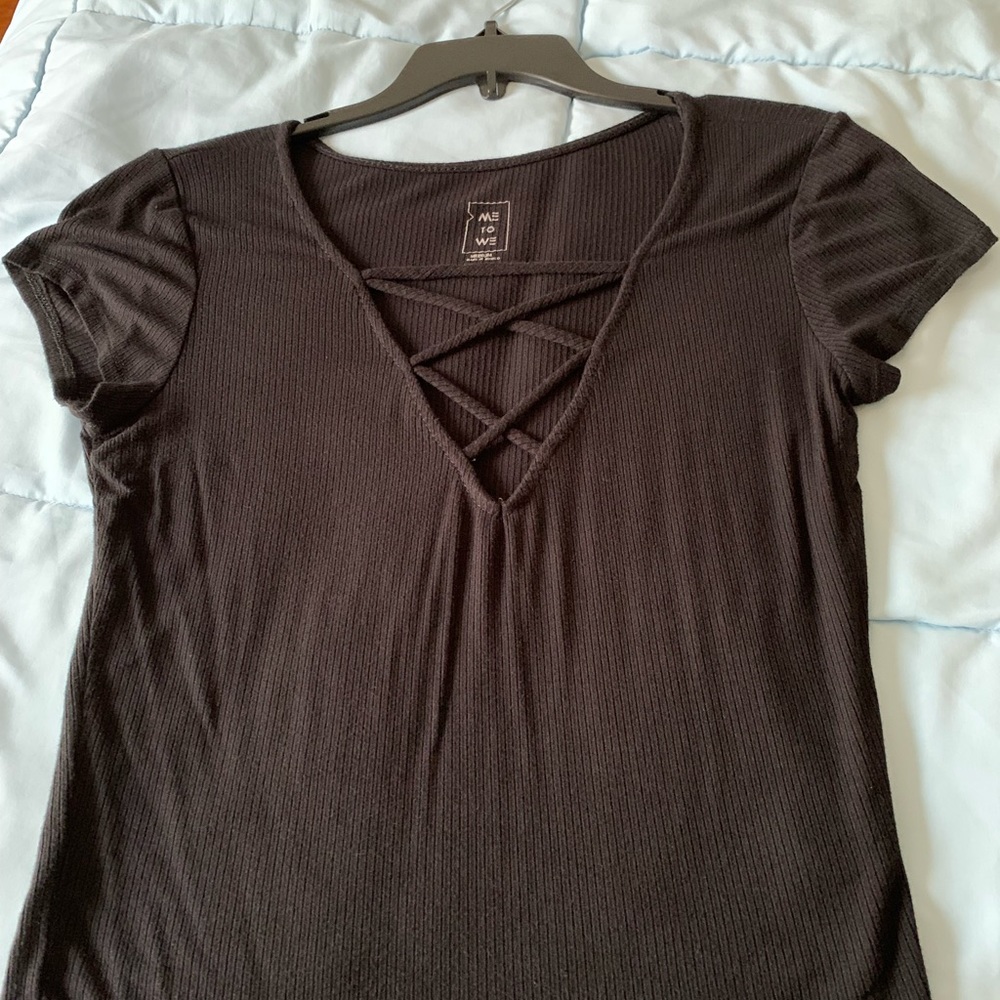 Cute summer top with cross cross front design